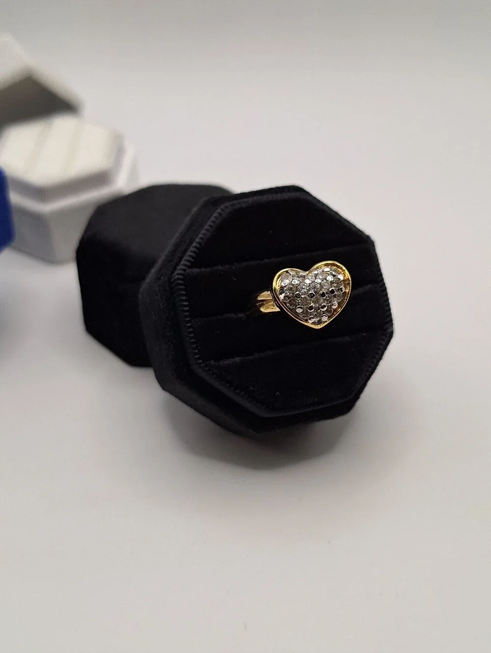 Made w/ Swarovski Crystals Pavé Heart Gold Tone Ring Size 8 New